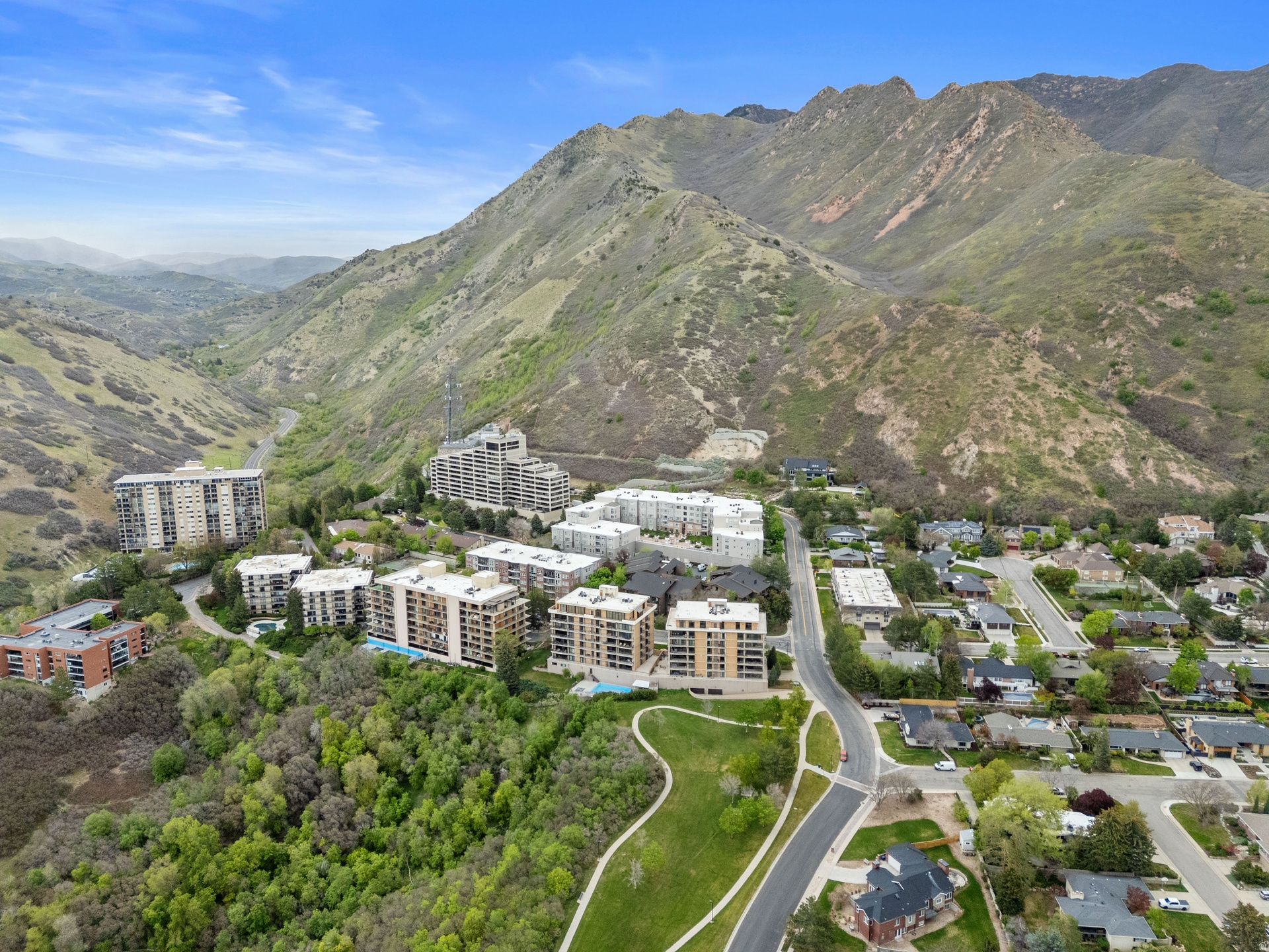 PRESIDENTIAL CLUB - Residential