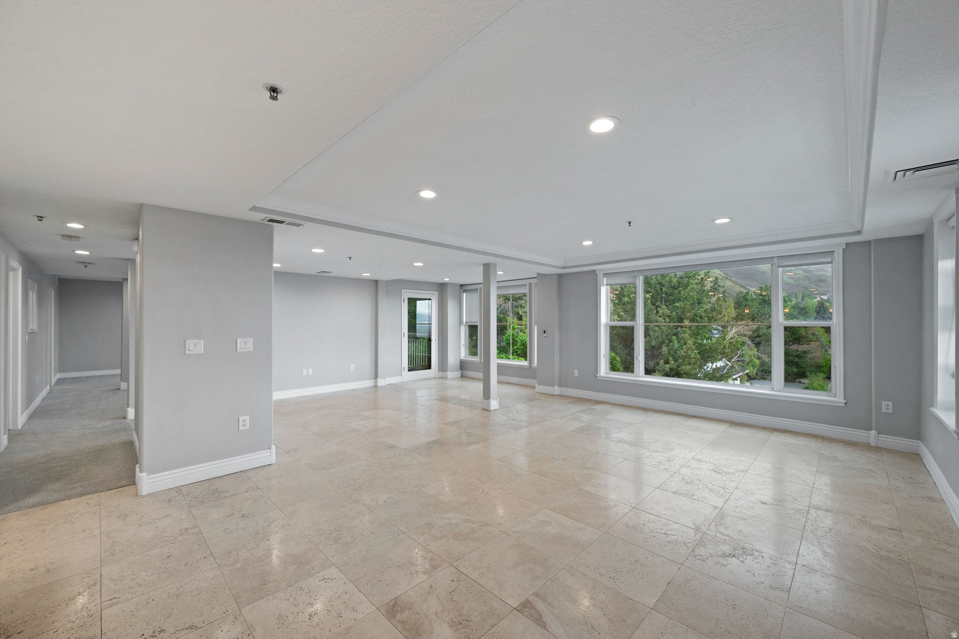 PRESIDENTIAL CLUB - Residential