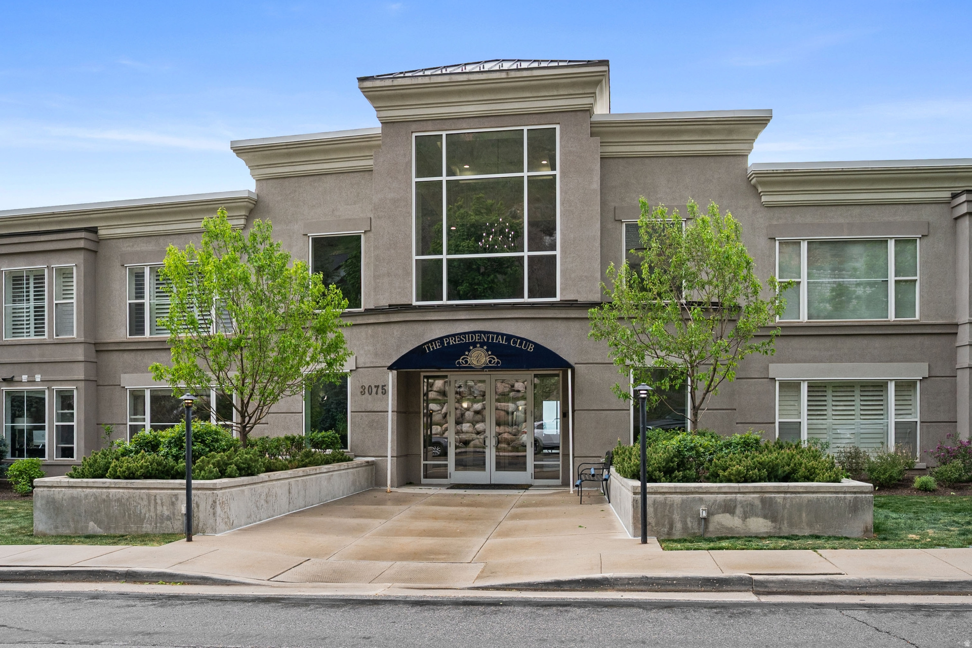 PRESIDENTIAL CLUB - Residential