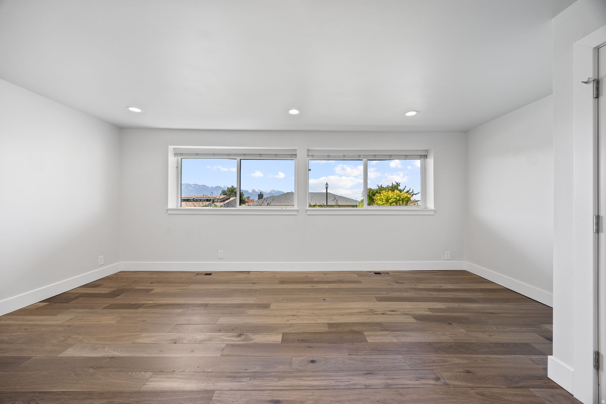 ENSIGN DOWNS - Residential