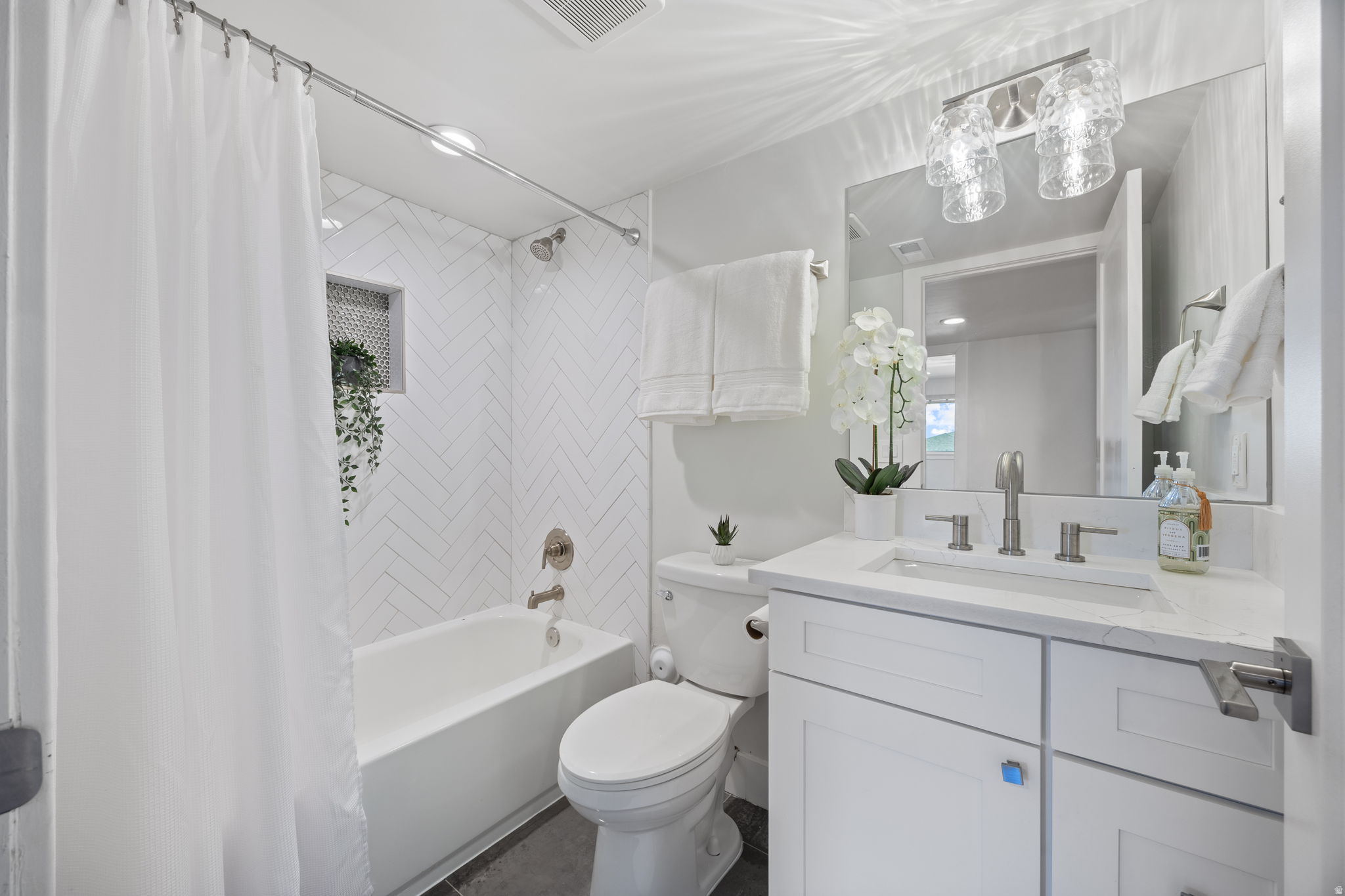 ENSIGN DOWNS - Residential