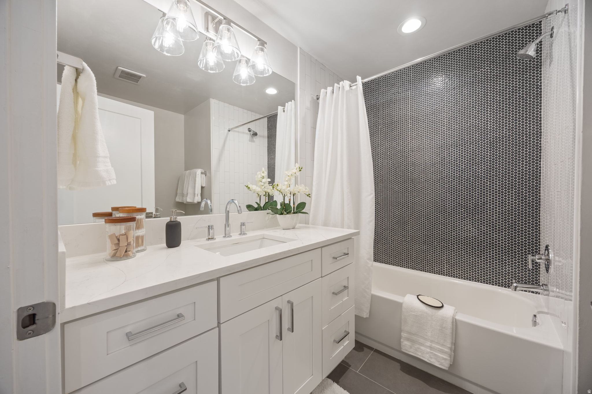 ENSIGN DOWNS - Residential