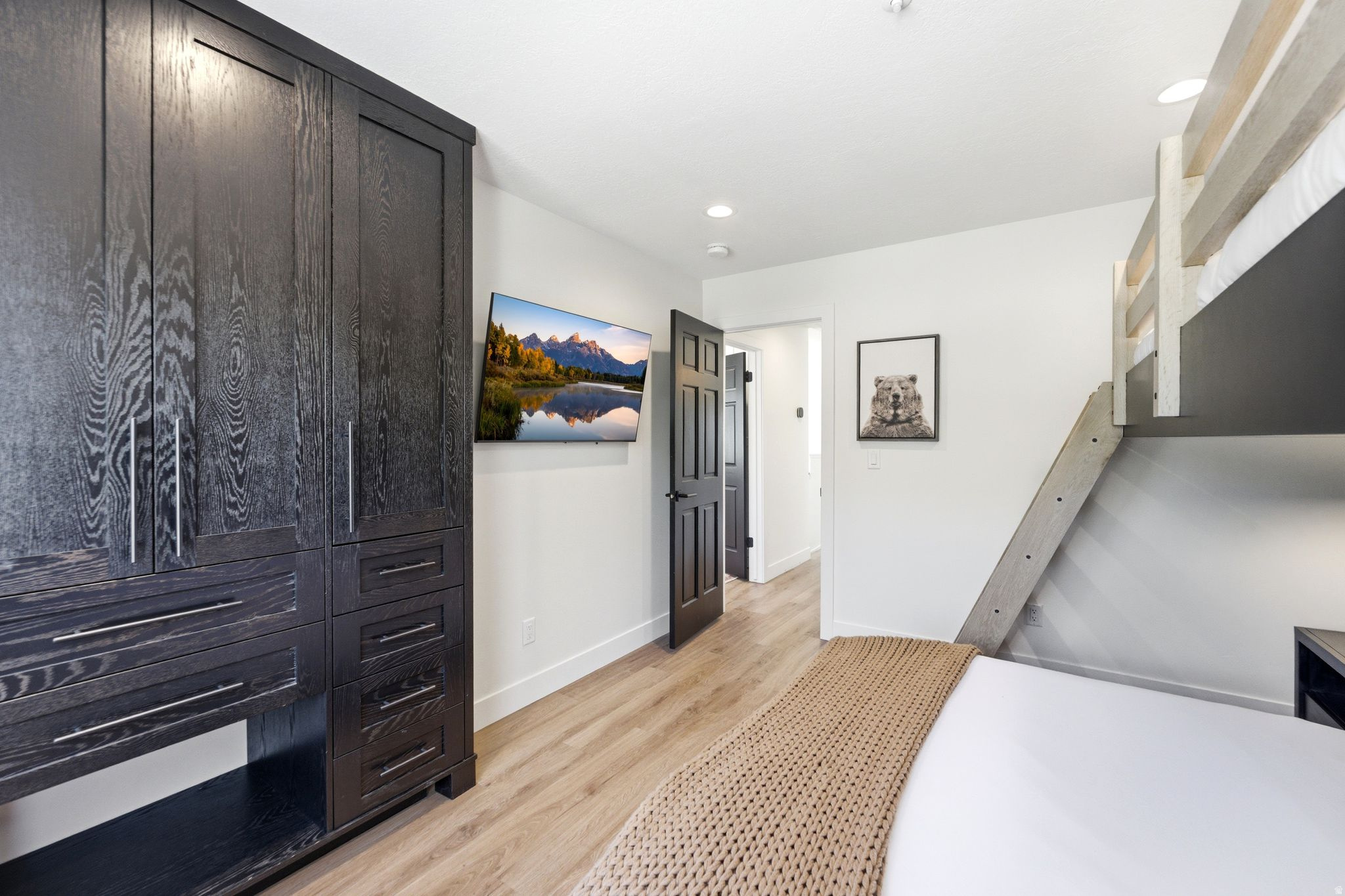 PARKVIEW CONDOMINIUMS - Residential