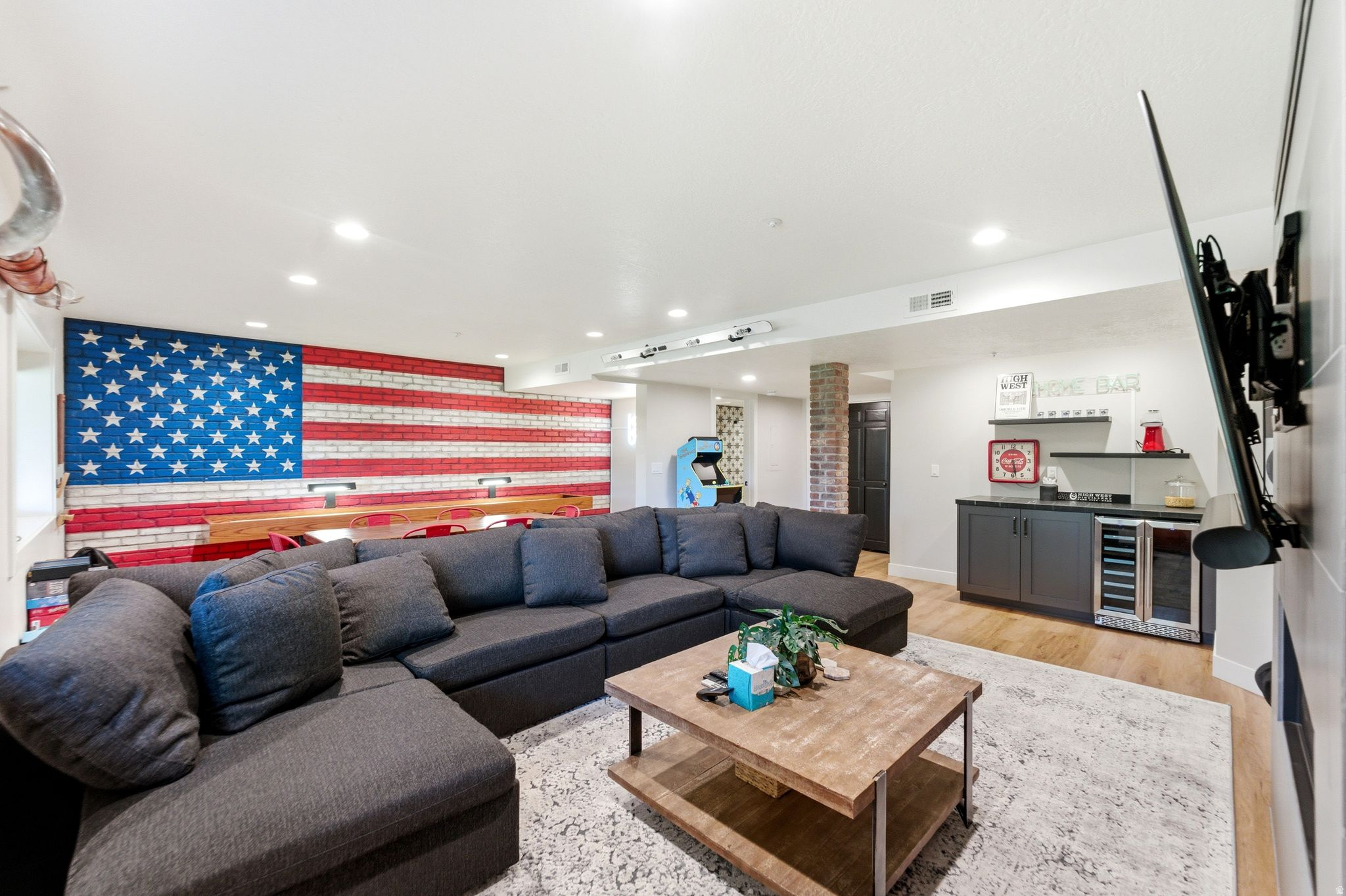 PARKVIEW CONDOMINIUMS - Residential