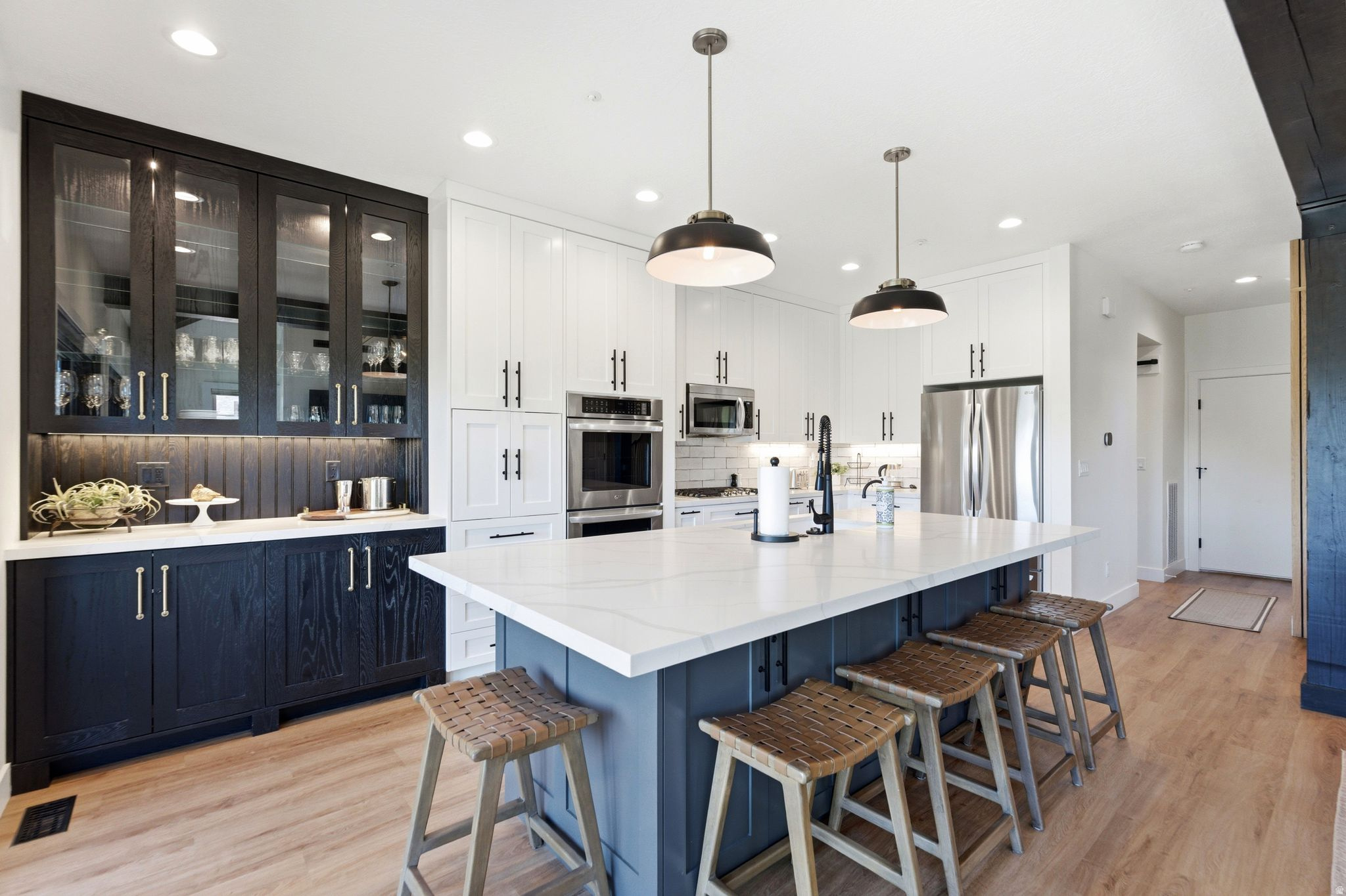 PARKVIEW CONDOMINIUMS - Residential