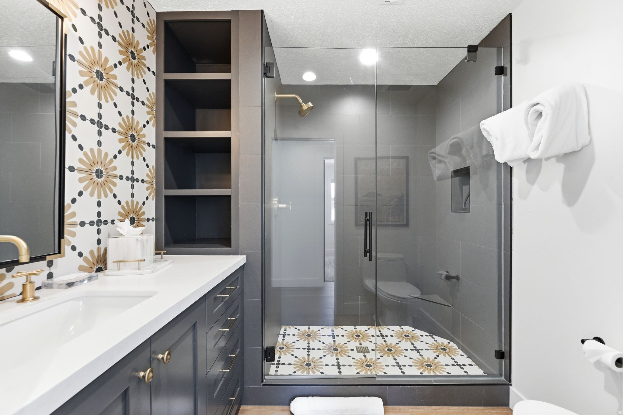 PARKVIEW CONDOMINIUMS - Residential
