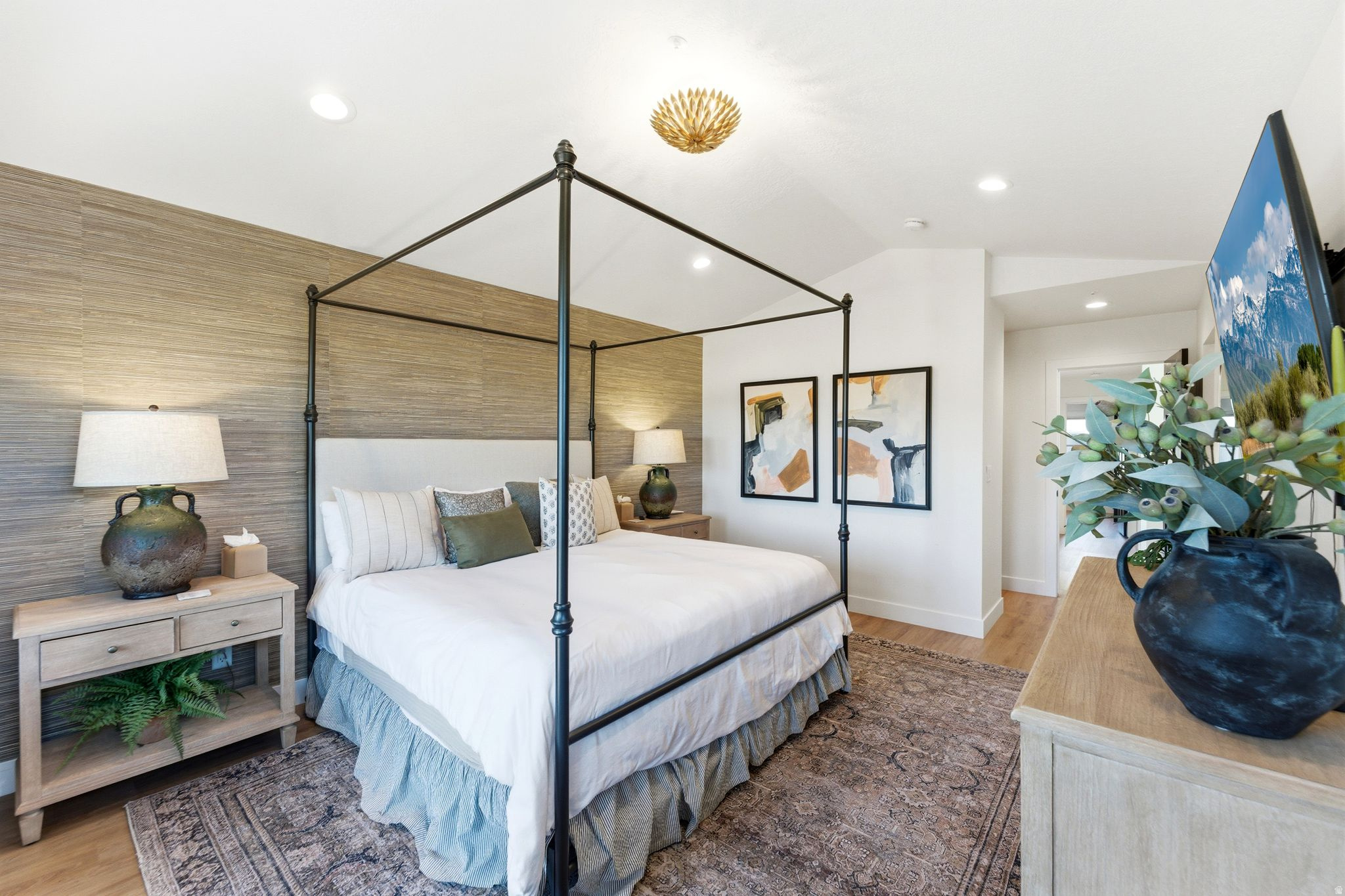 PARKVIEW CONDOMINIUMS - Residential