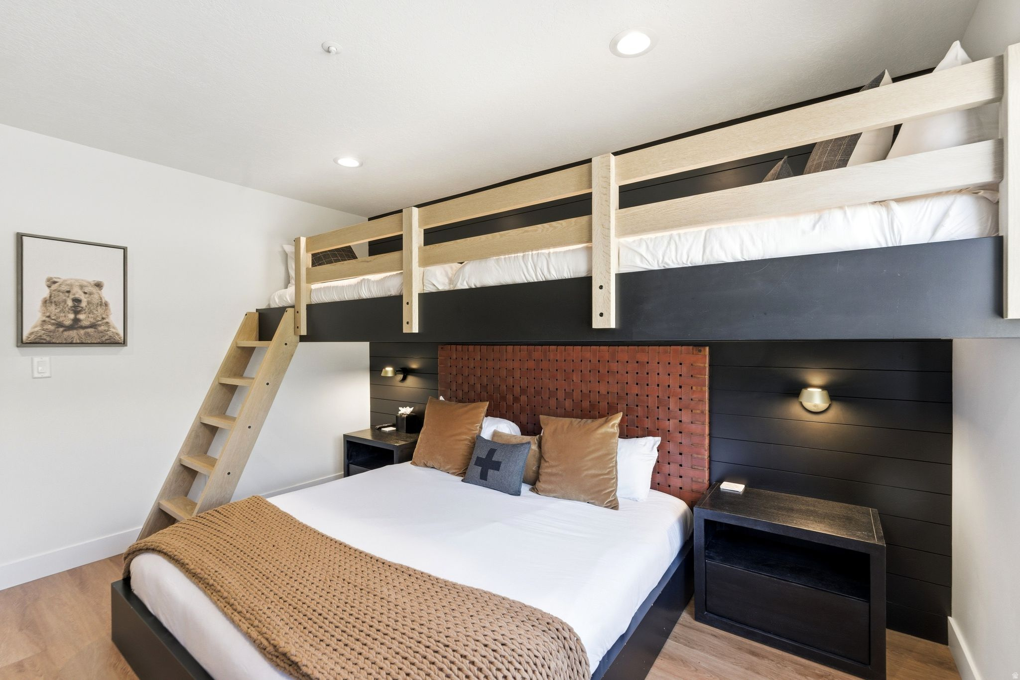 PARKVIEW CONDOMINIUMS - Residential