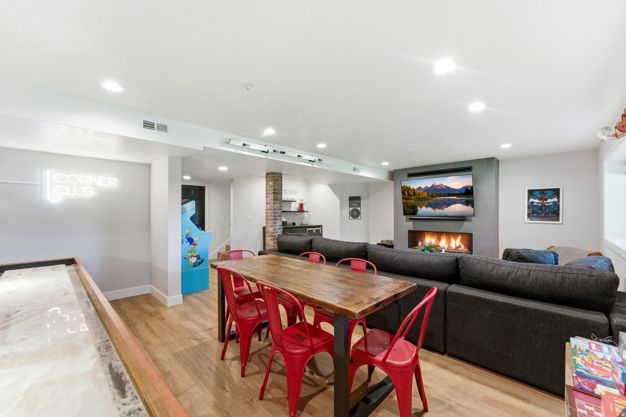 PARKVIEW CONDOMINIUMS - Residential