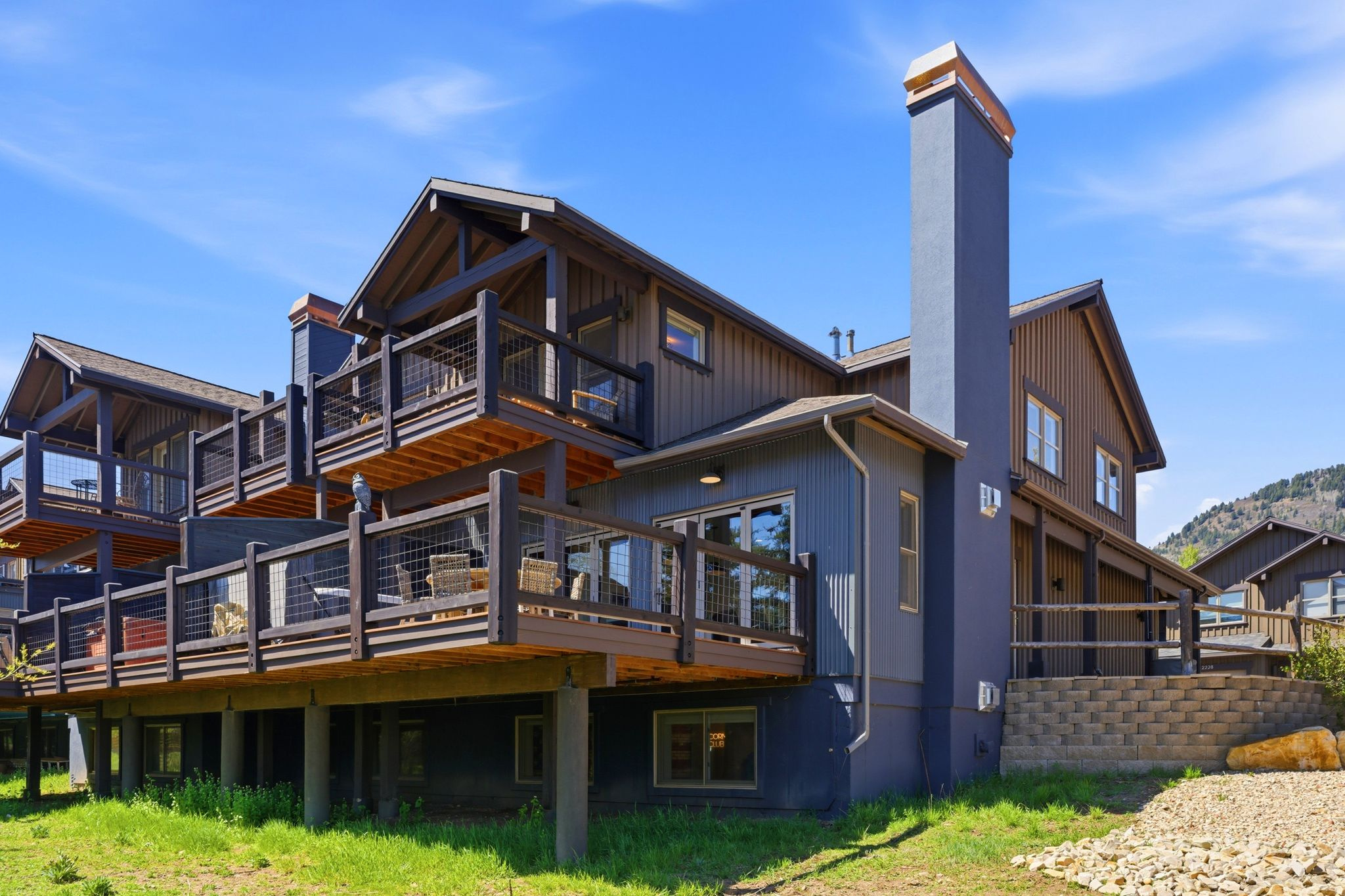 PARKVIEW CONDOMINIUMS - Residential