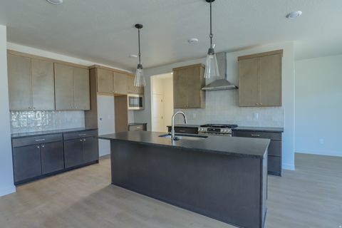 Tiny photo for 1073 W 880 LN S #30, Woods Cross, UT 84087 (MLS # 2158689)