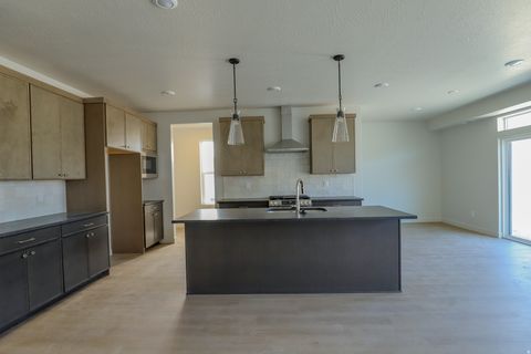 Tiny photo for 1073 W 880 LN S #30, Woods Cross, UT 84087 (MLS # 2158689)