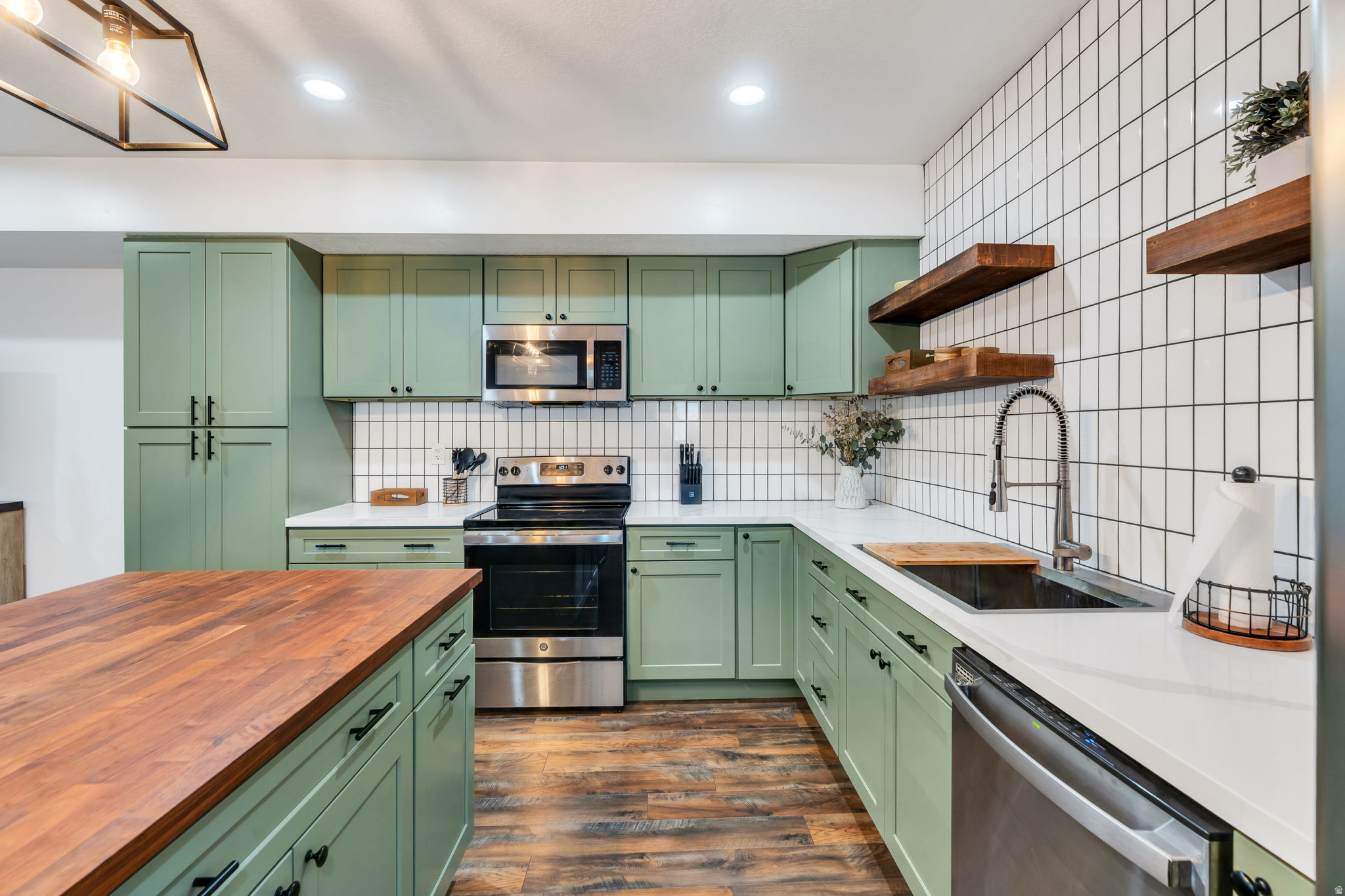 JAMES BAY AT WATERS EDGE - Residential