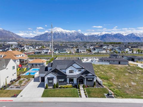 Photo of 208 N BAY DR, Vineyard, UT 84059 (MLS # 2150771)