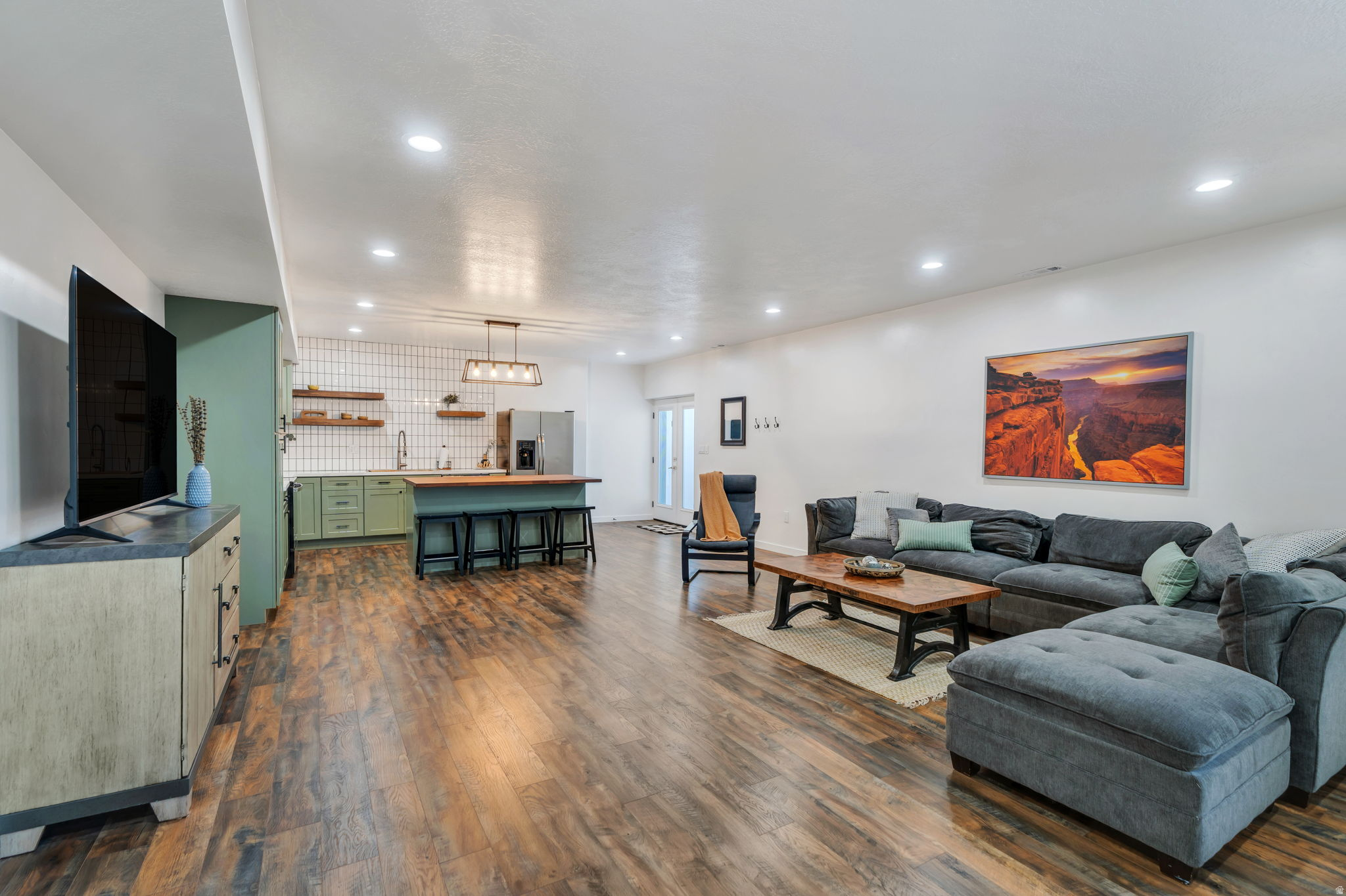 JAMES BAY AT WATERS EDGE - Residential