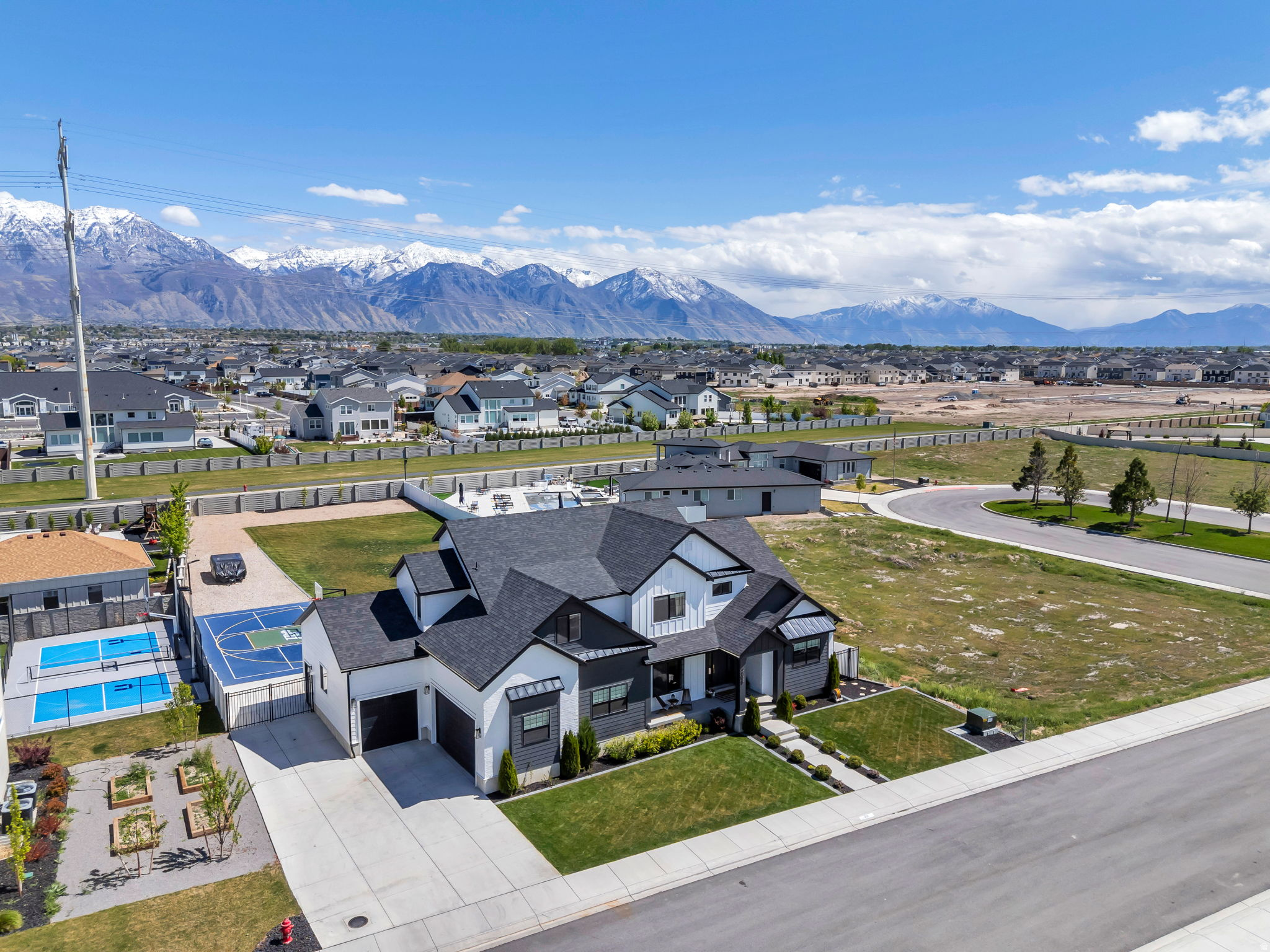 JAMES BAY AT WATERS EDGE - Residential