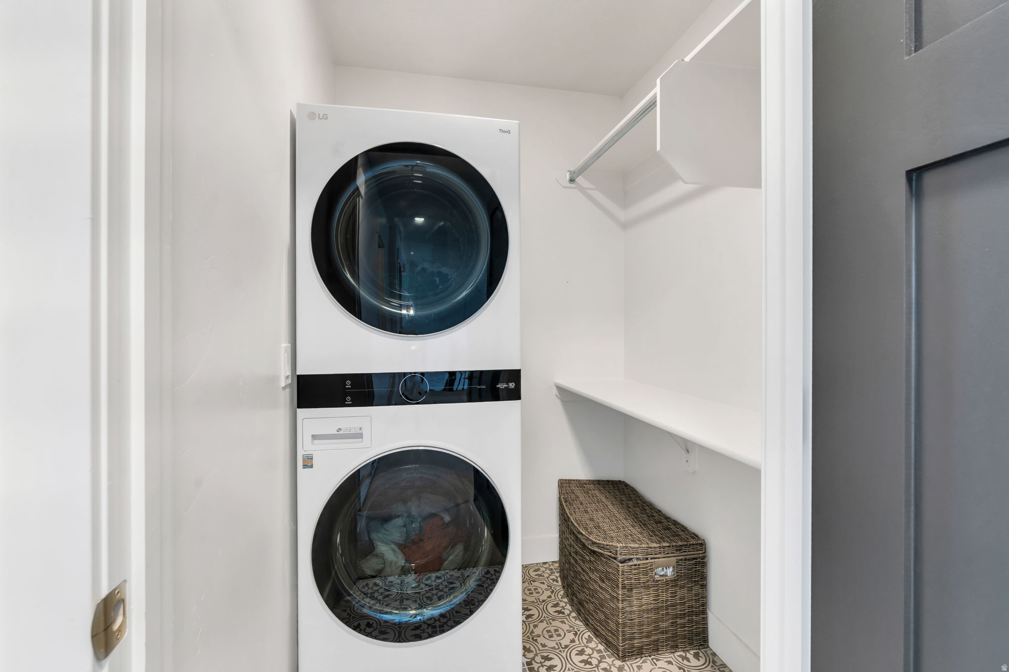 JAMES BAY AT WATERS EDGE - Residential