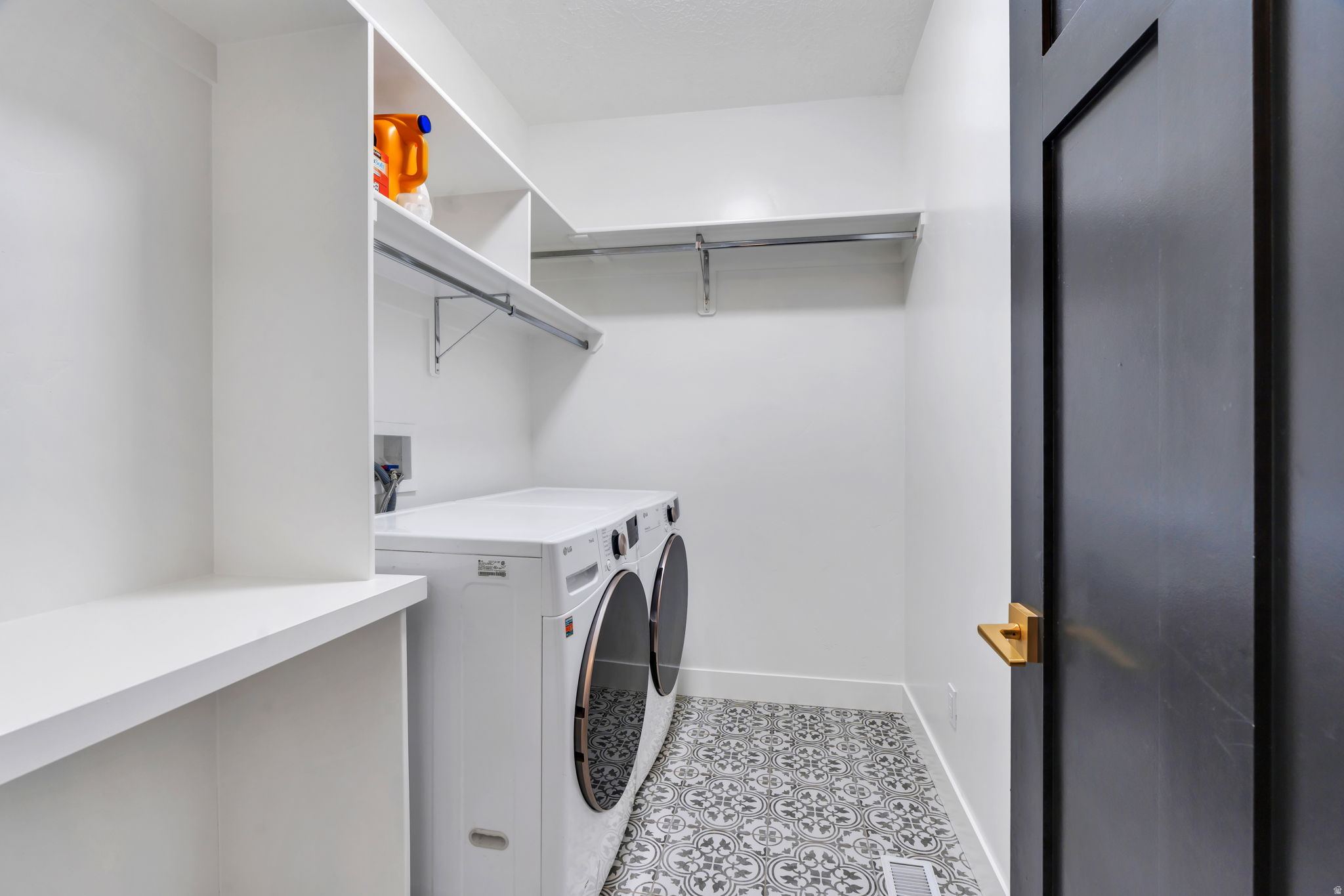 JAMES BAY AT WATERS EDGE - Residential