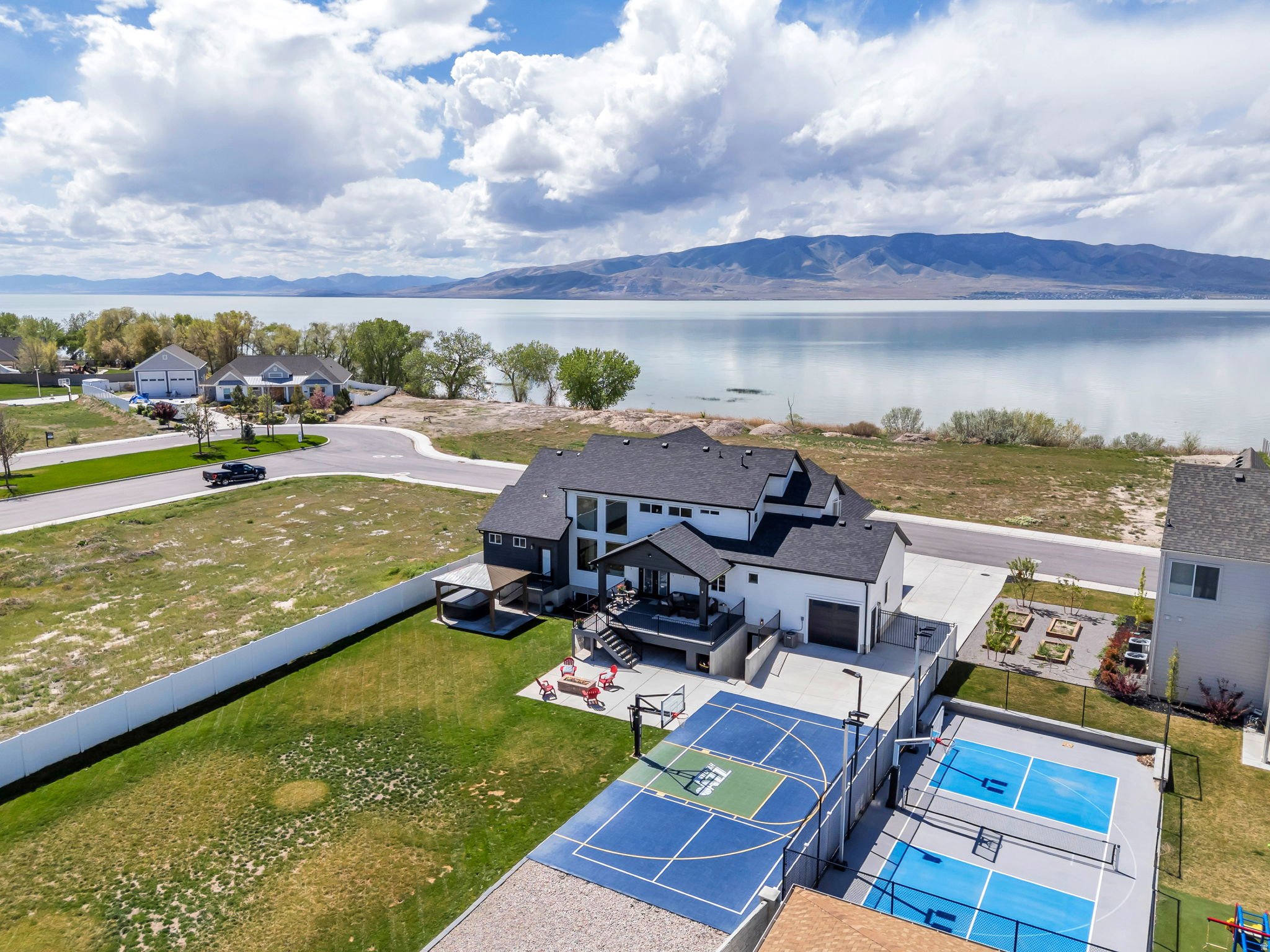 JAMES BAY AT WATERS EDGE - Residential