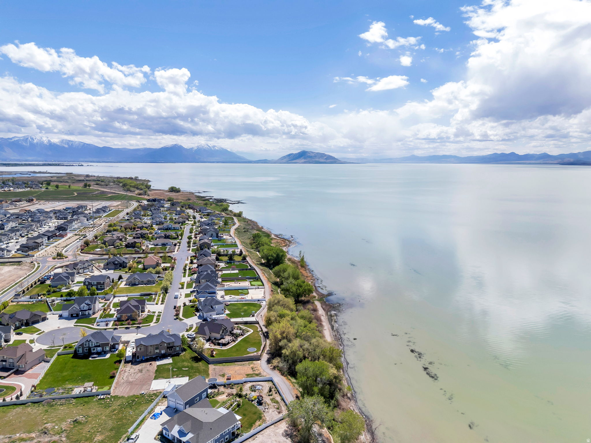 JAMES BAY AT WATERS EDGE - Residential