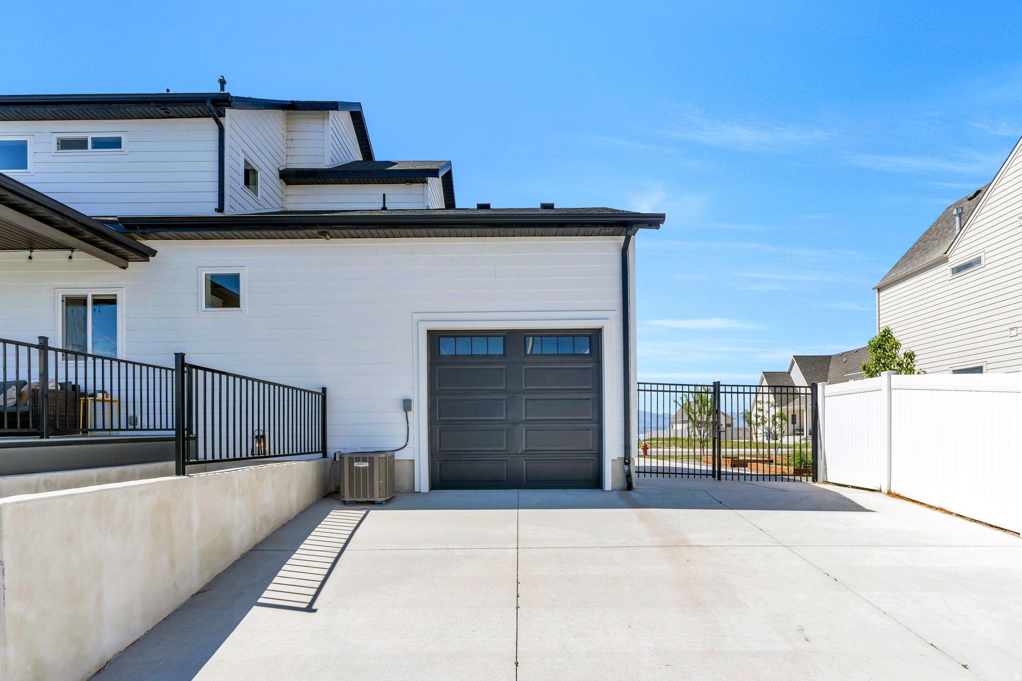 JAMES BAY AT WATERS EDGE - Residential