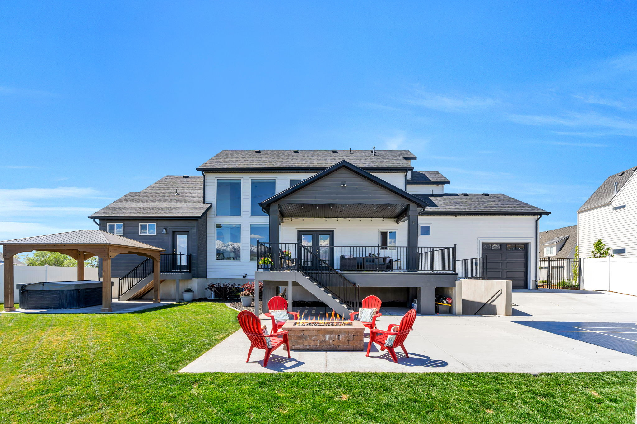 JAMES BAY AT WATERS EDGE - Residential