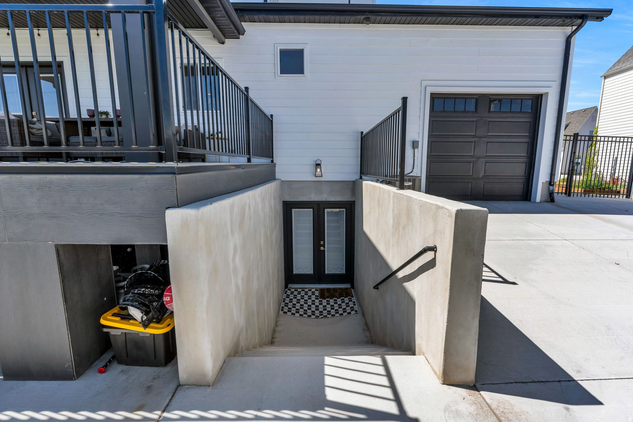 JAMES BAY AT WATERS EDGE - Residential