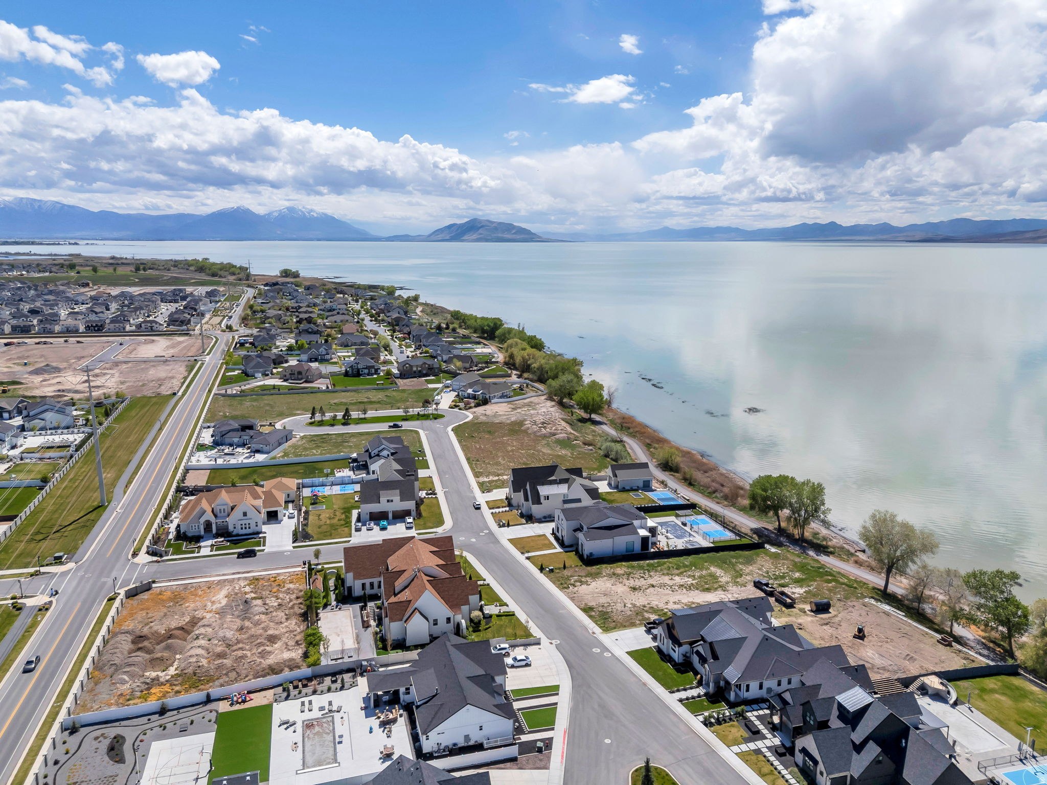 JAMES BAY AT WATERS EDGE - Residential