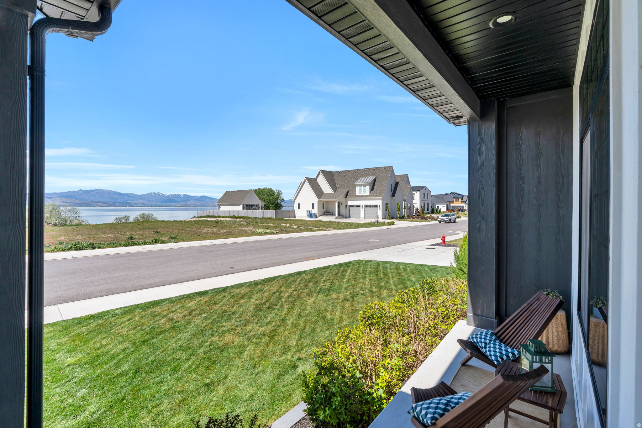 JAMES BAY AT WATERS EDGE - Residential