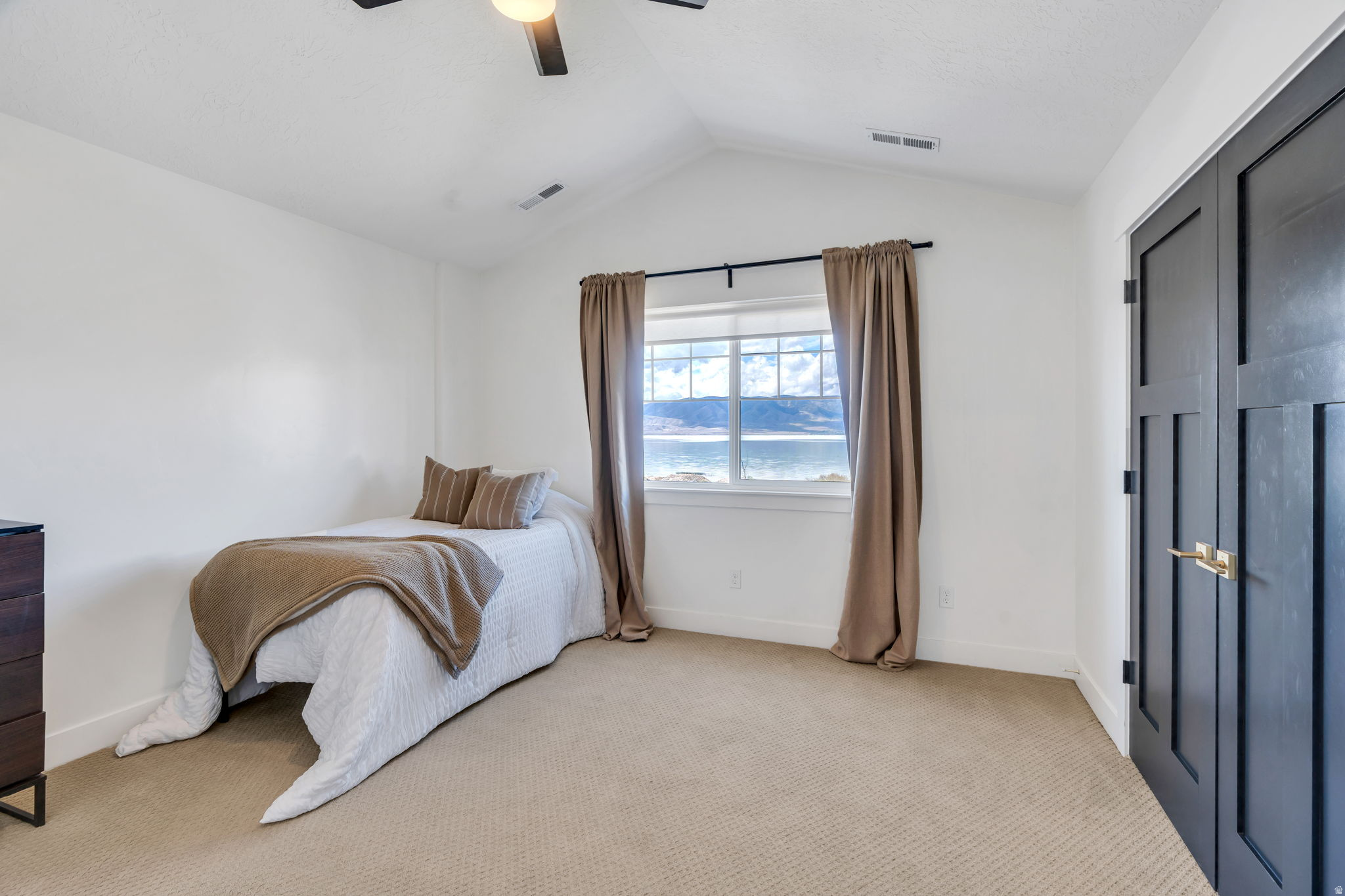 JAMES BAY AT WATERS EDGE - Residential