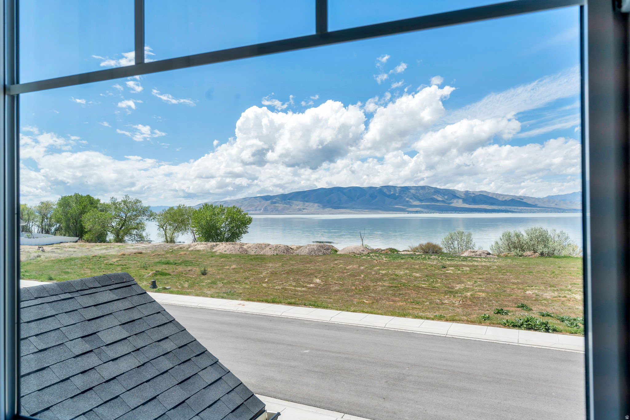 JAMES BAY AT WATERS EDGE - Residential