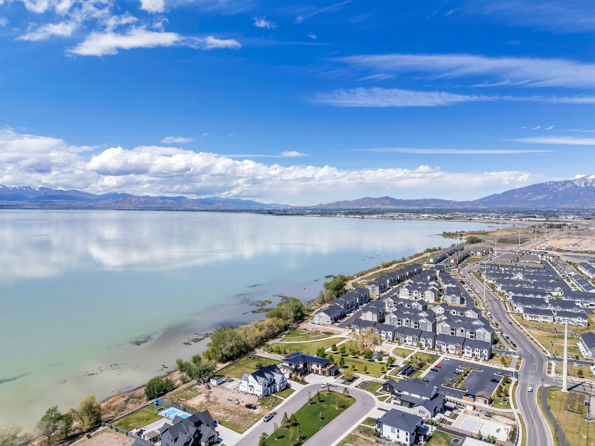 JAMES BAY AT WATERS EDGE - Residential