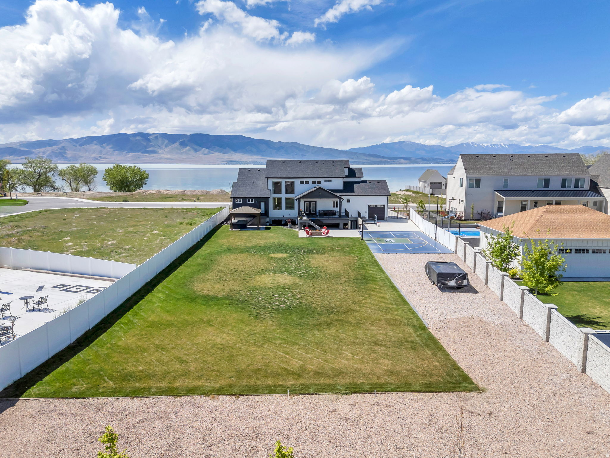 JAMES BAY AT WATERS EDGE - Residential