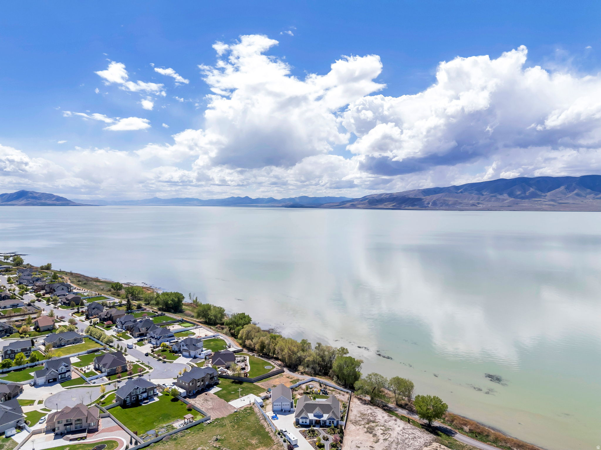 JAMES BAY AT WATERS EDGE - Residential