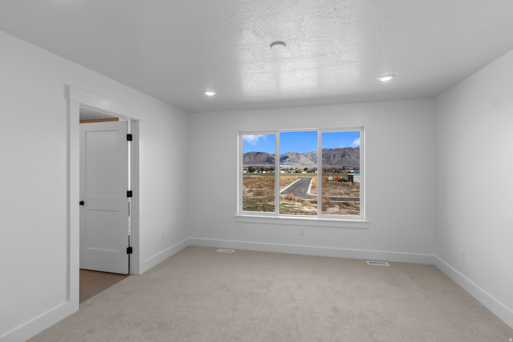 ENVISION ESTATES - Residential