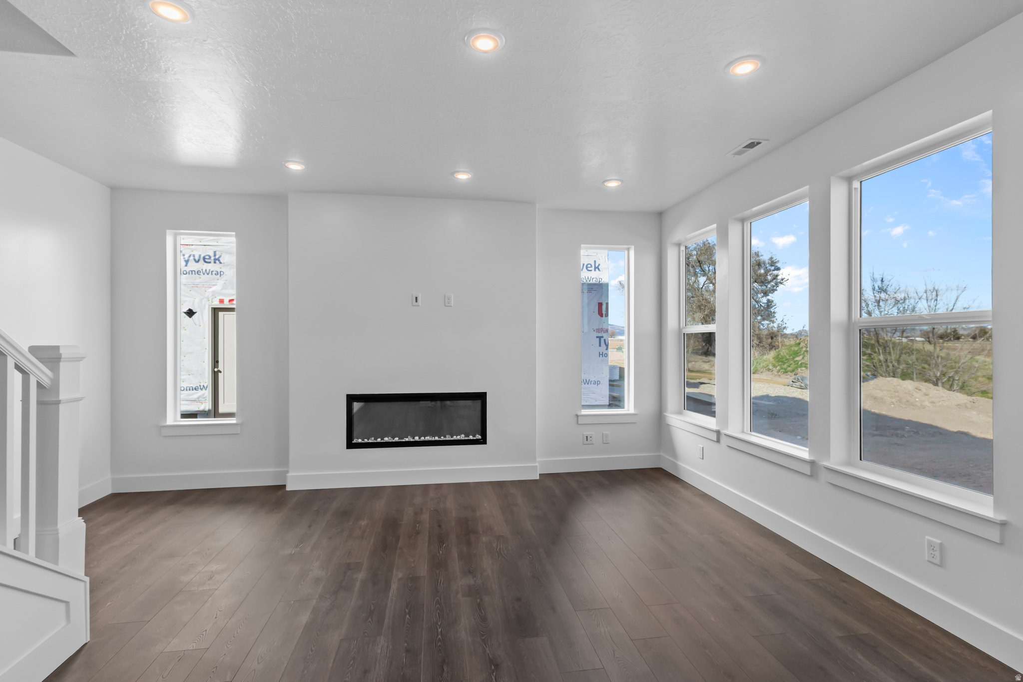 ENVISION ESTATES - Residential