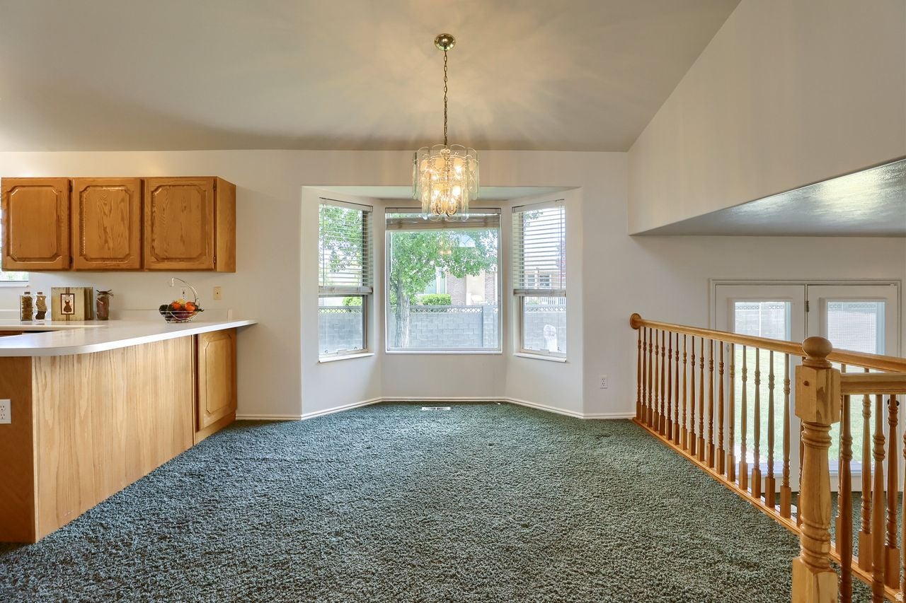 CAPITAL ESTATES - Residential