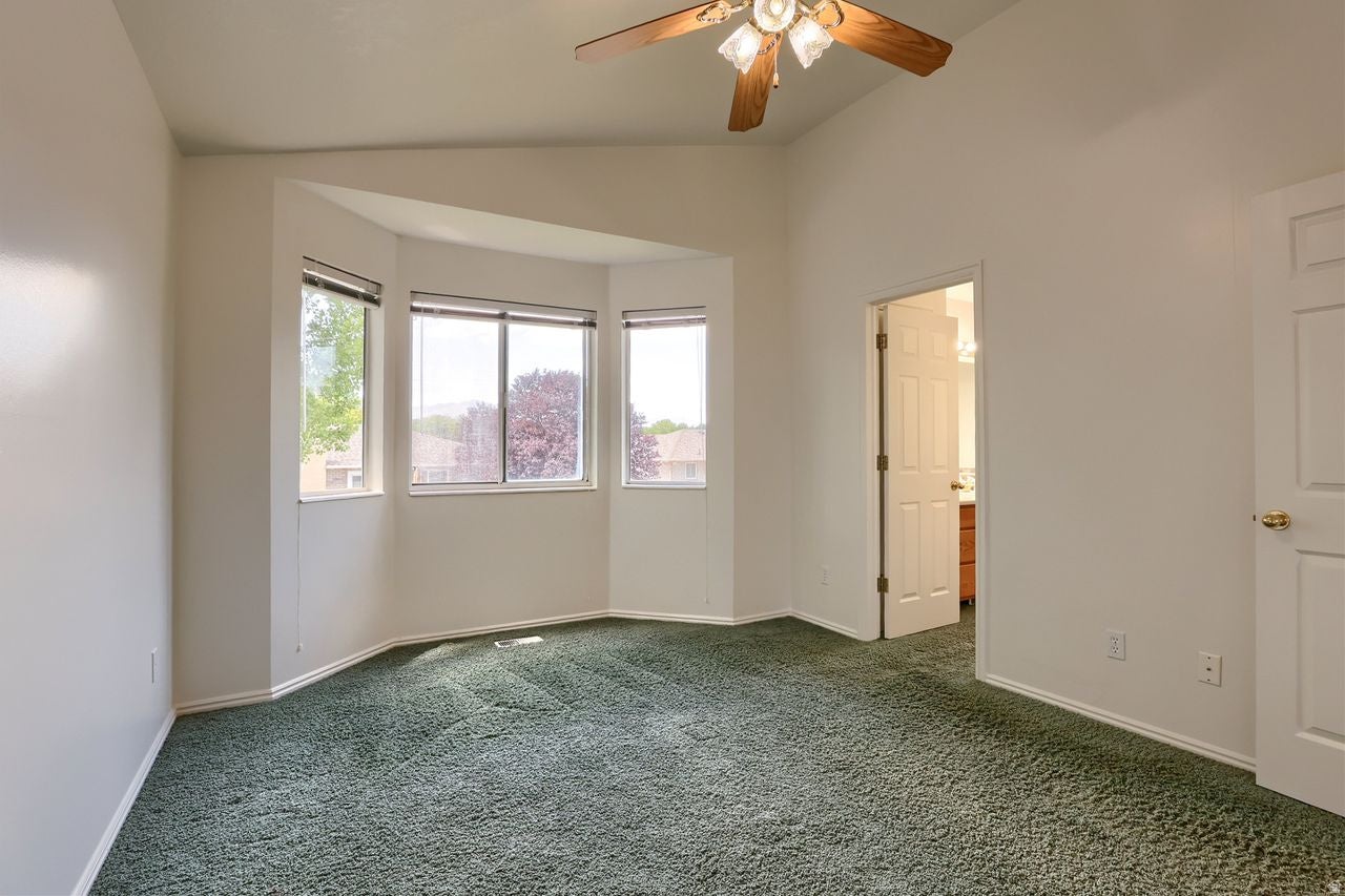 CAPITAL ESTATES - Residential