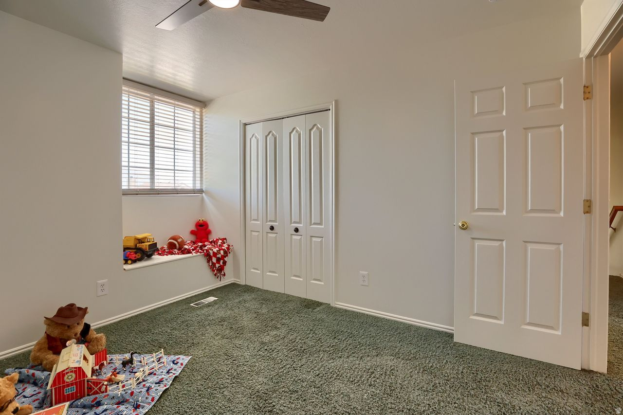 CAPITAL ESTATES - Residential