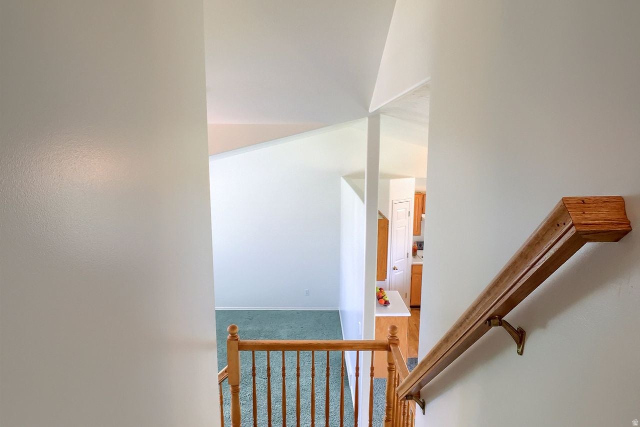 CAPITAL ESTATES - Residential