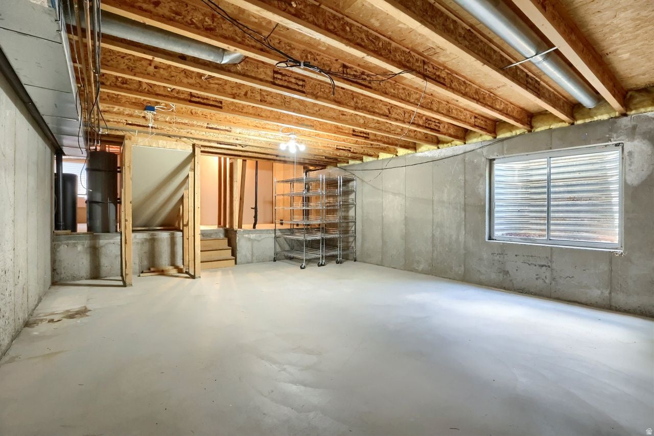 CAPITAL ESTATES - Residential