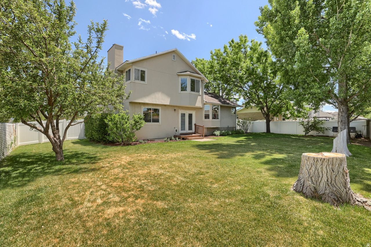 CAPITAL ESTATES - Residential