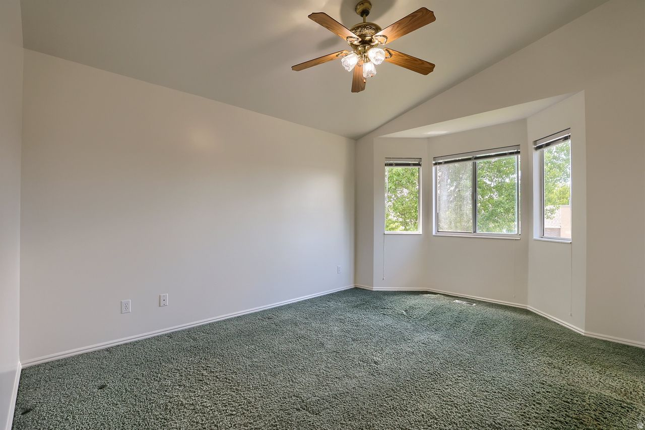 CAPITAL ESTATES - Residential