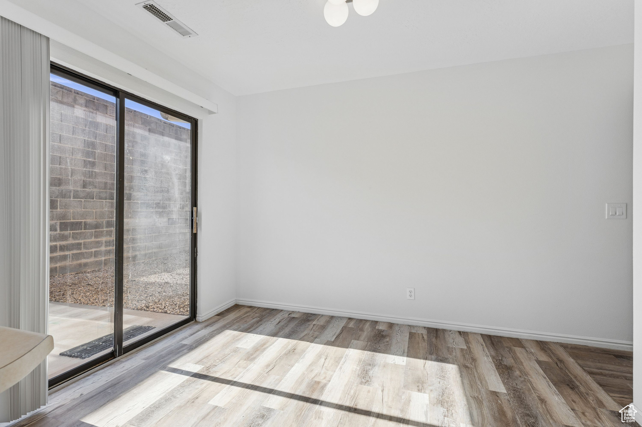 SPANISH PALMS TOWNHOMES - Residential