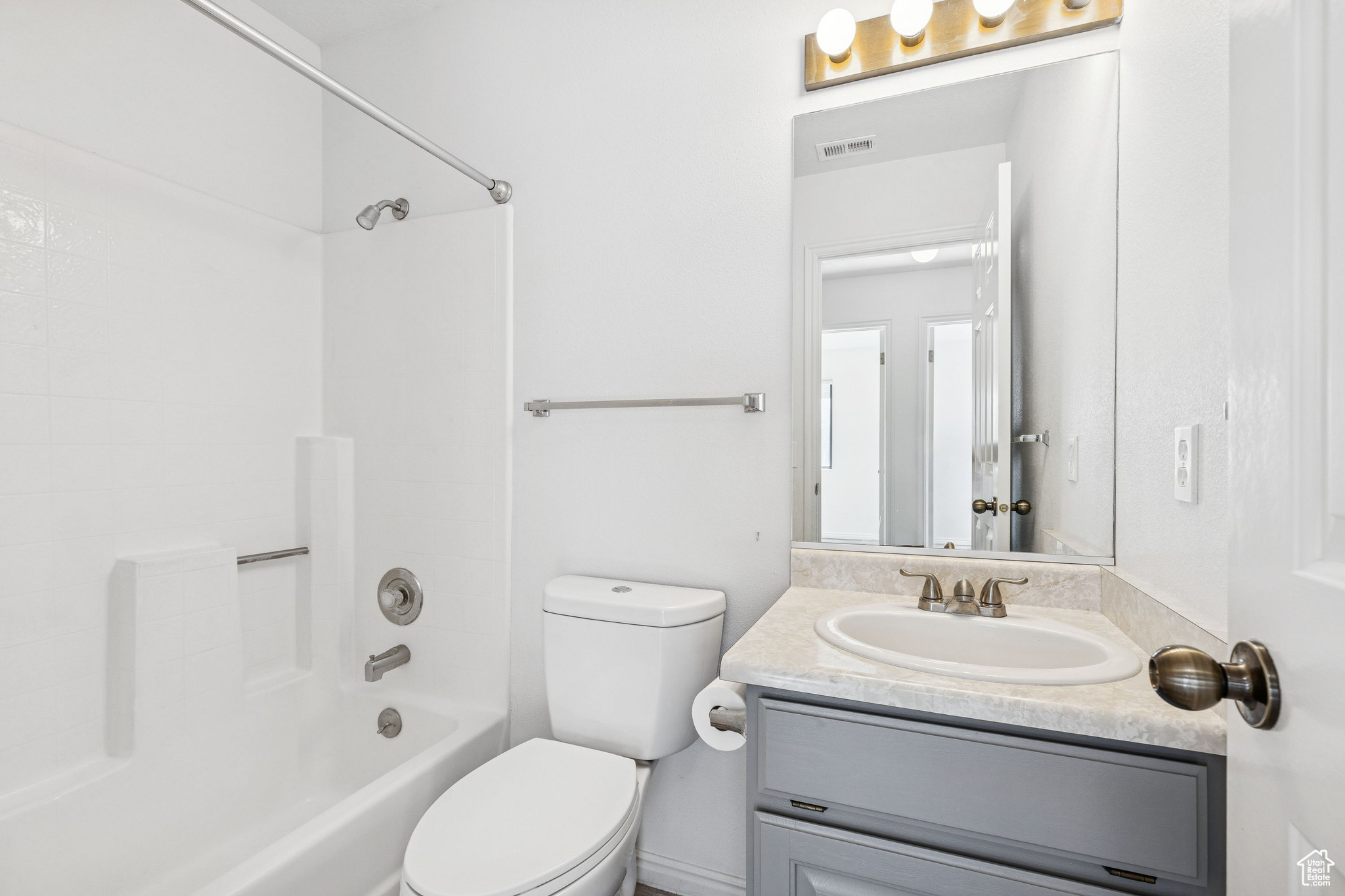 SPANISH PALMS TOWNHOMES - Residential