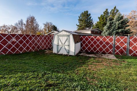 Tiny photo for 975 N GARNET ST, Layton, UT 84041 (MLS # 2124285)