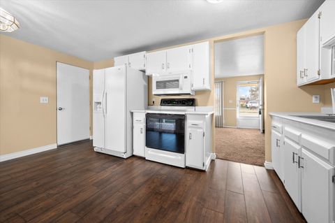 Tiny photo for 975 N GARNET ST, Layton, UT 84041 (MLS # 2124285)