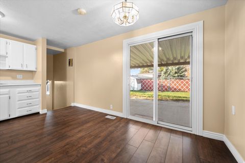 Tiny photo for 975 N GARNET ST, Layton, UT 84041 (MLS # 2124285)