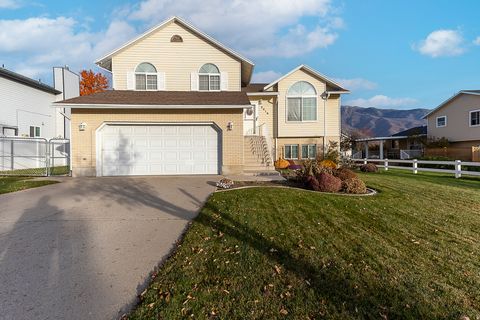 Tiny photo for 2618 N 1650 E, Layton, UT 84040 (MLS # 2122257)