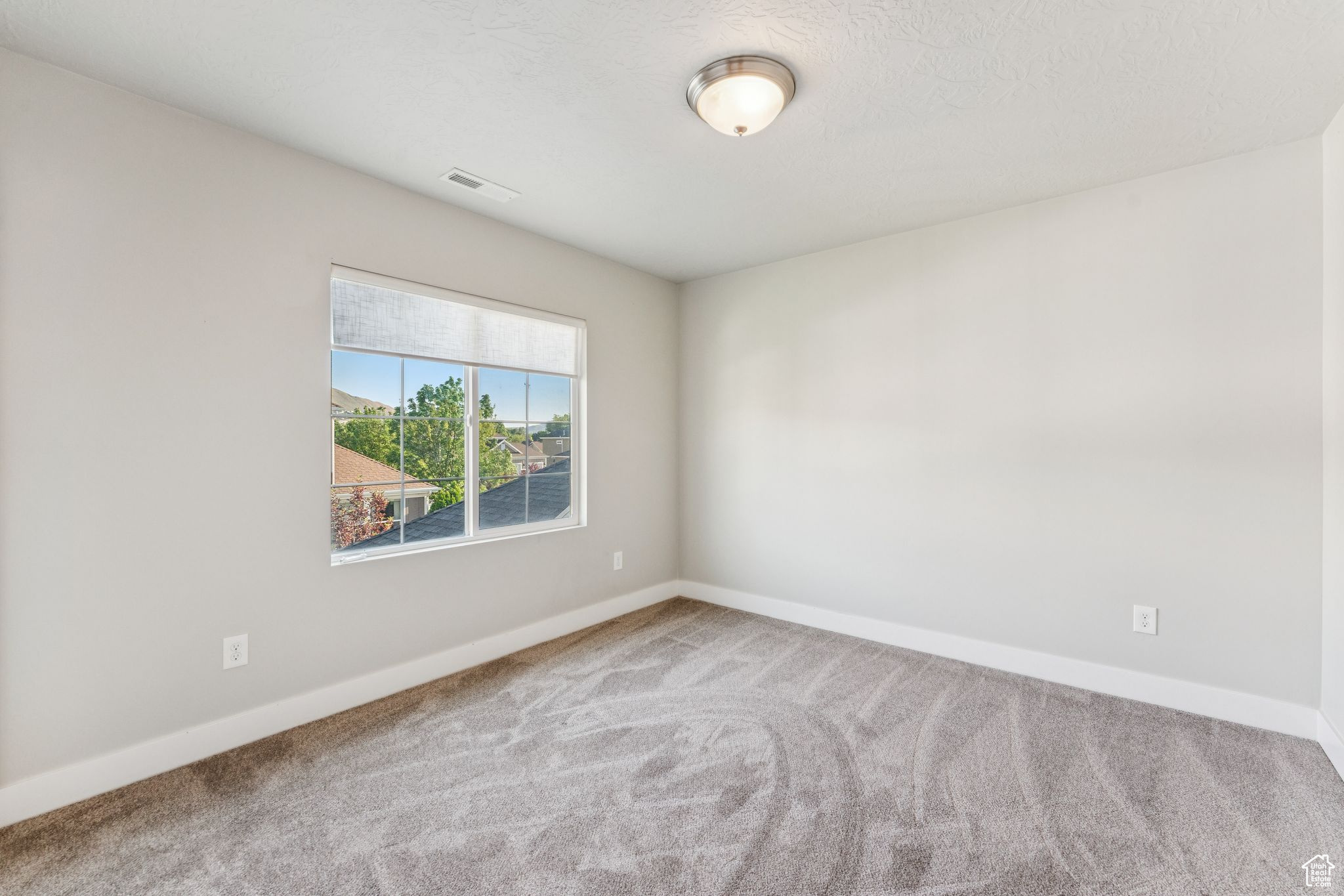 Draper, Utah 84020, United States, 4 Bedrooms Bedrooms, ,3 BathroomsBathrooms,Residential,Active,147072